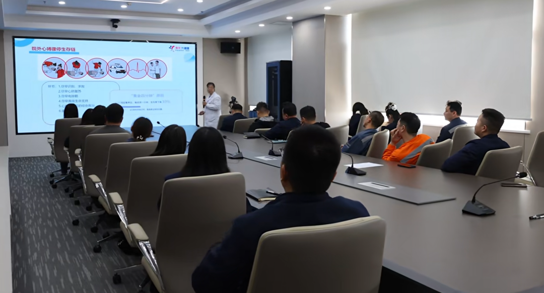 1763102492117089.png 640 (1).png